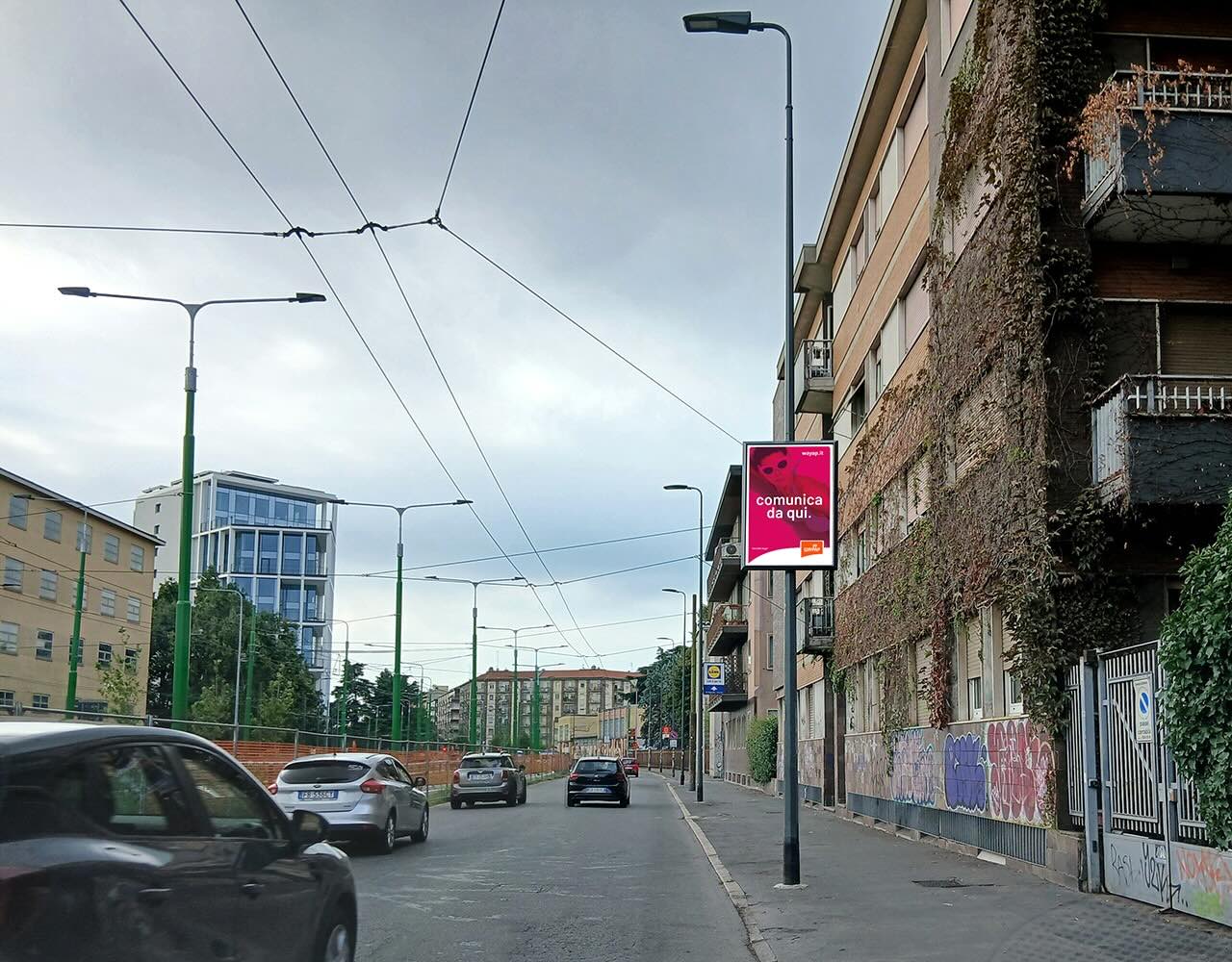 Pubblicità su affissioni a Milano circuito centrale su pali luce Viale Migliara