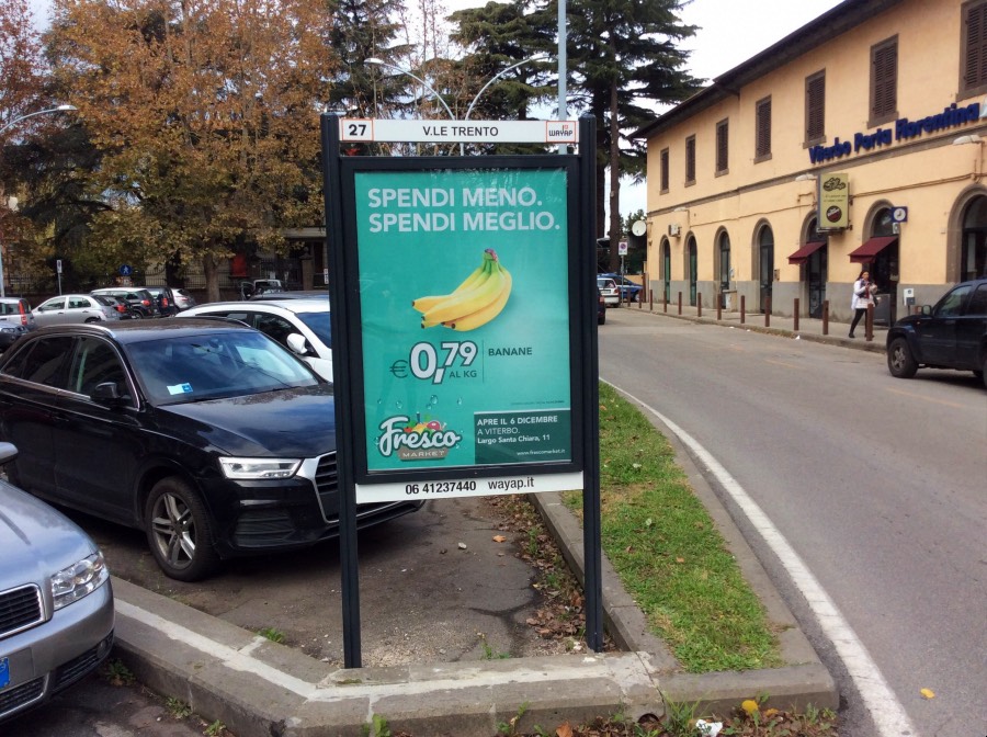 Affissione pubblicitaria Viale Trento a Viterbo vicino stazione Porta Fiorentina