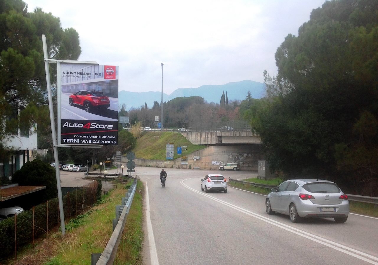 Circuito cartelloni pubblicitari su strada a Terni