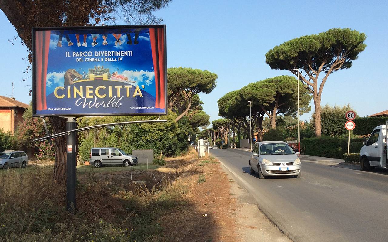 Cartellone pubblicitario Castel Romano pubblicità in provincia di Roma verso Fiumicino e litorale
