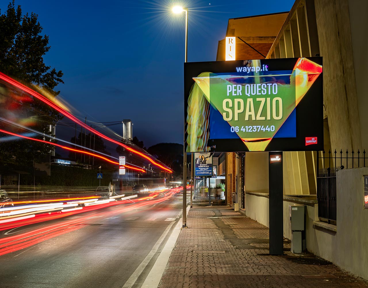 Affissione digitale su strada a Fiumicino