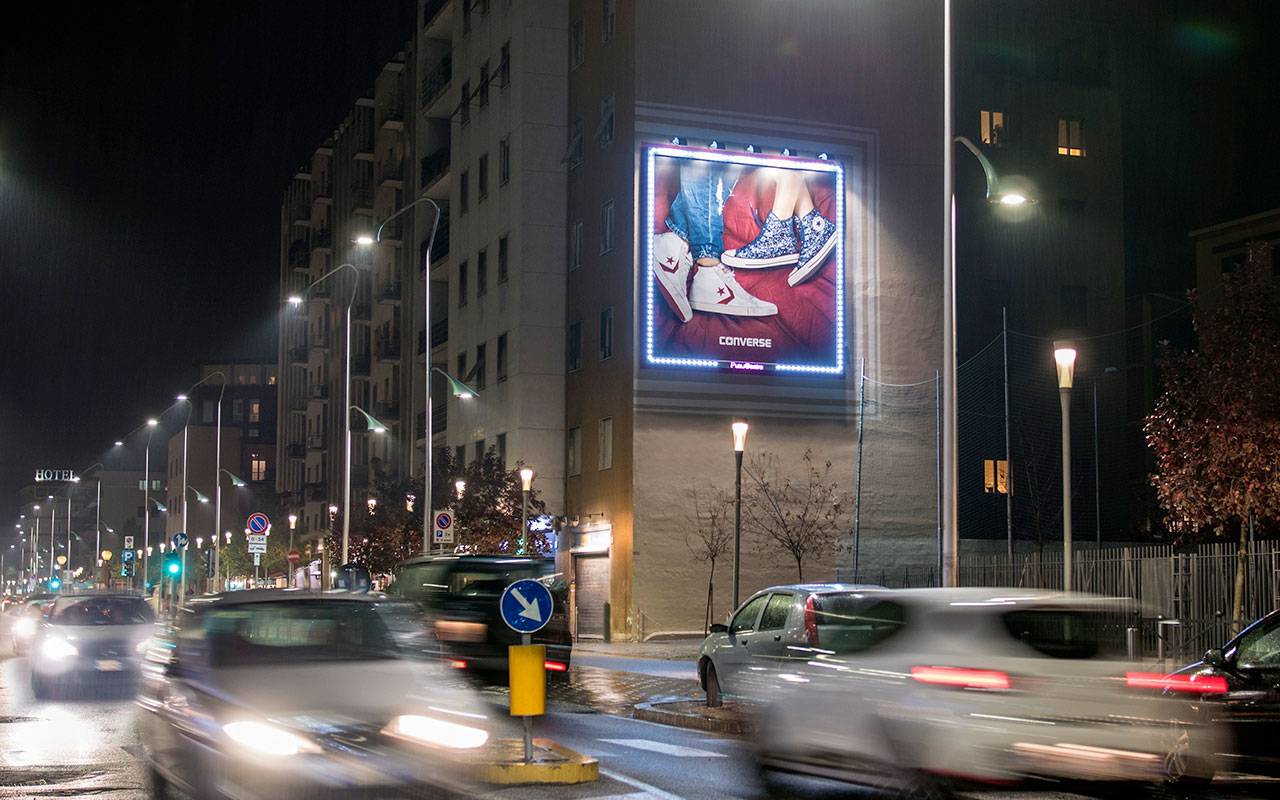 Spazio pubblicitario su parete maxi illuminata a Brescia via Crocifisso