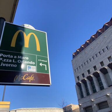 Palina fermata autobus Livorno lato pubblicitario