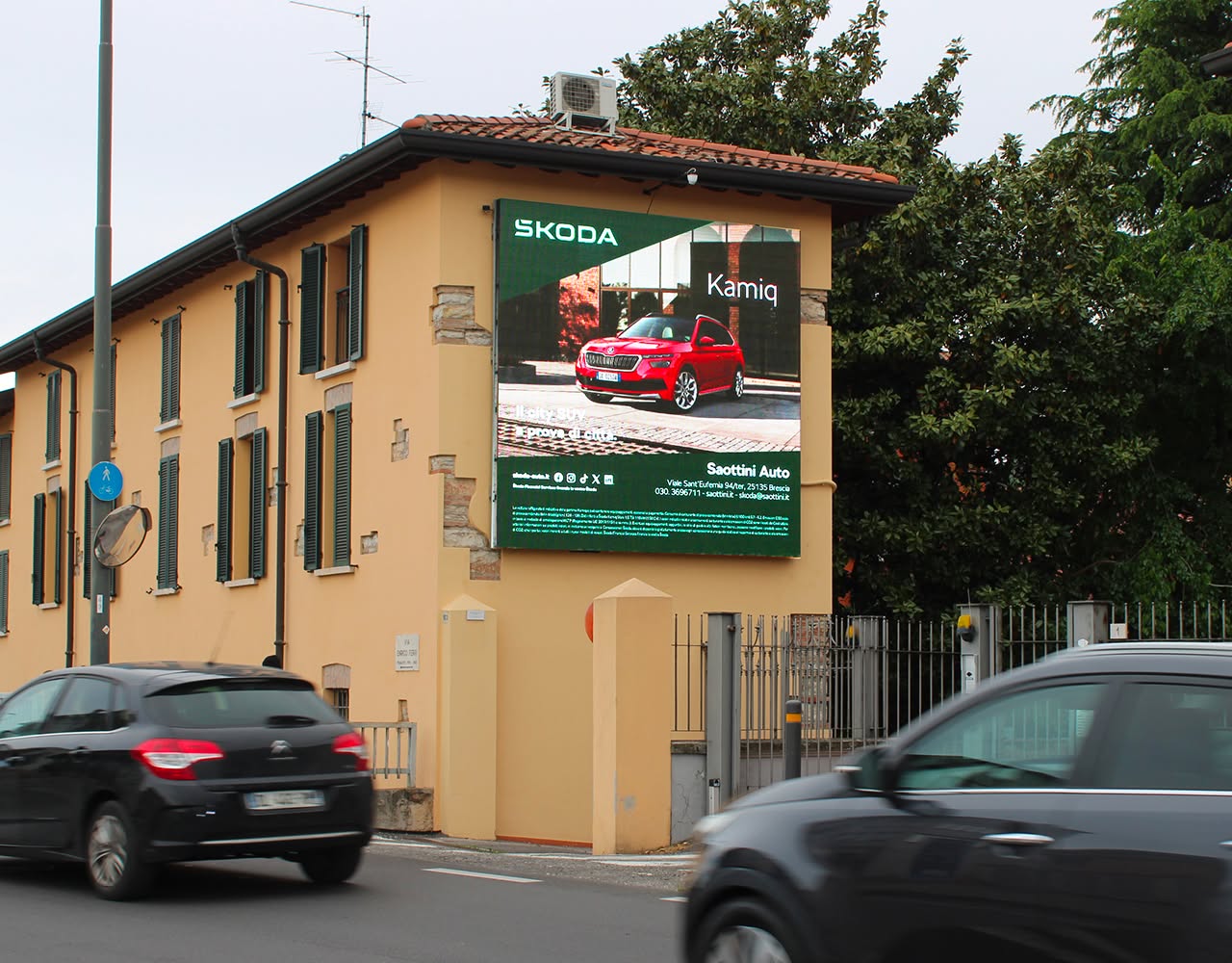 Pubblicità OOH e DOOH settore automotive