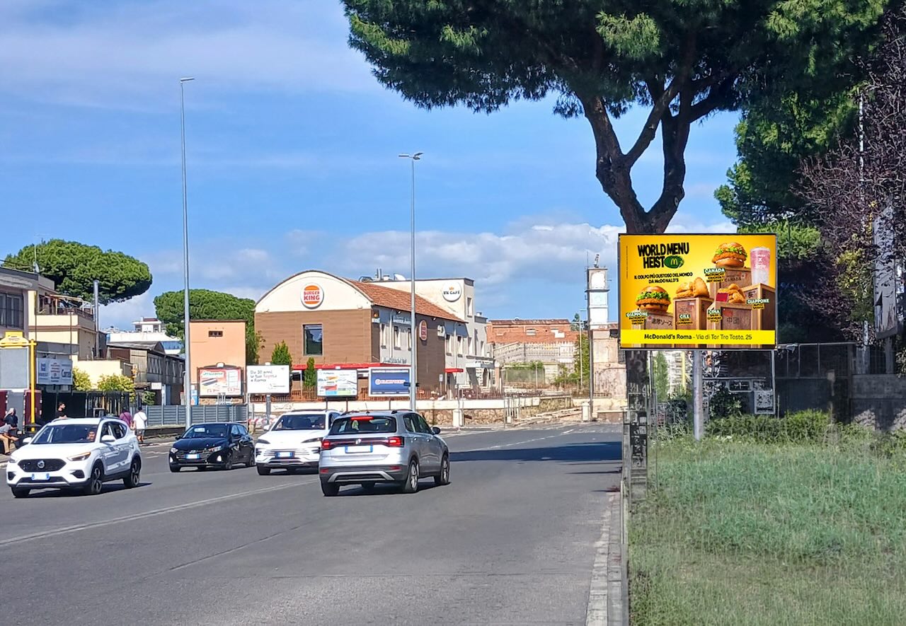 Pubblicità affissione Roma per McDonald Tor Tre Teste