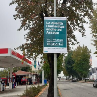 Pubblicità affissione su strada per centro medico Humanitas ad Assago