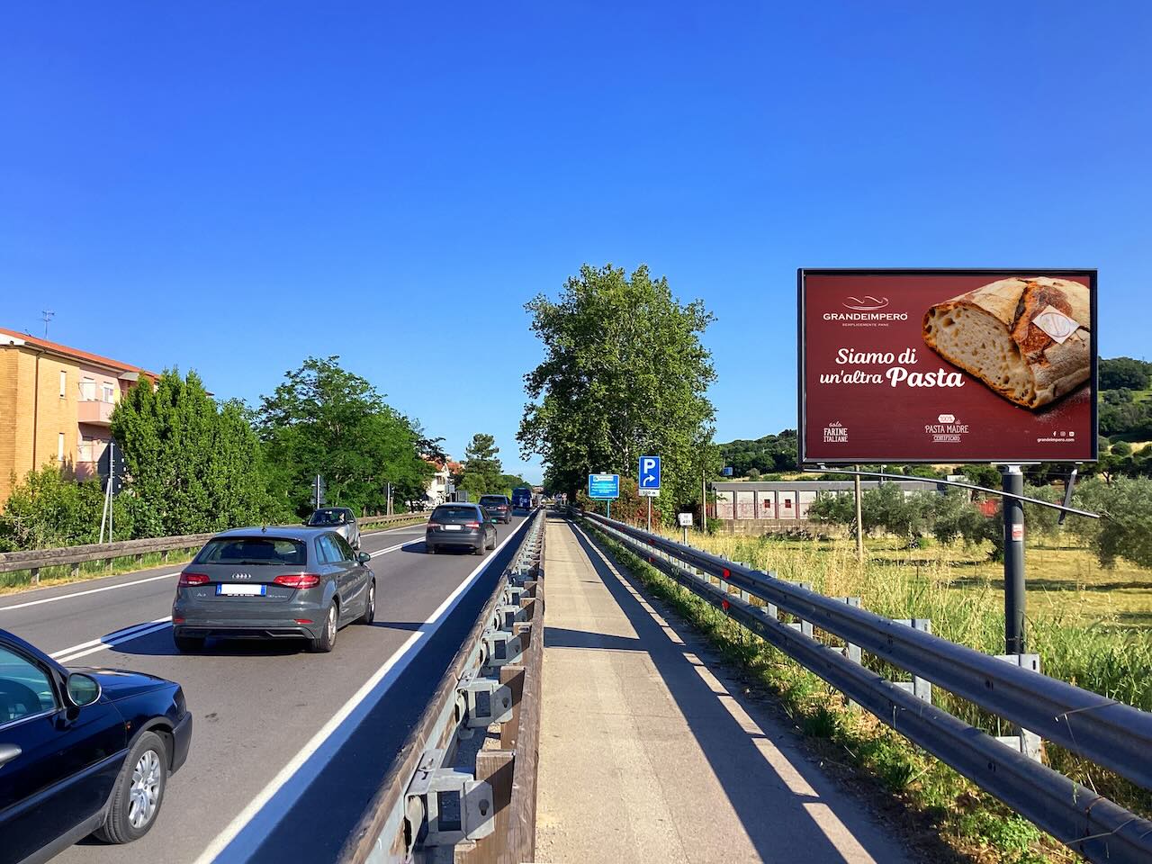 Pubblicità affissione su strada per pane Grande Impero