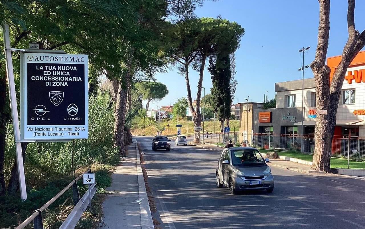 Pubblicità affissione su via Tiburtina settore automotive