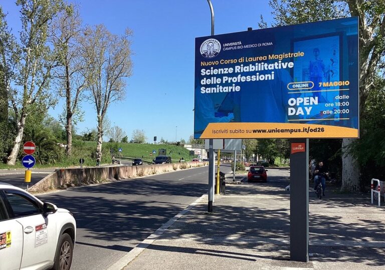 Pubblicità digitale DOOH su strada a Roma per Università Campus Bio Medico