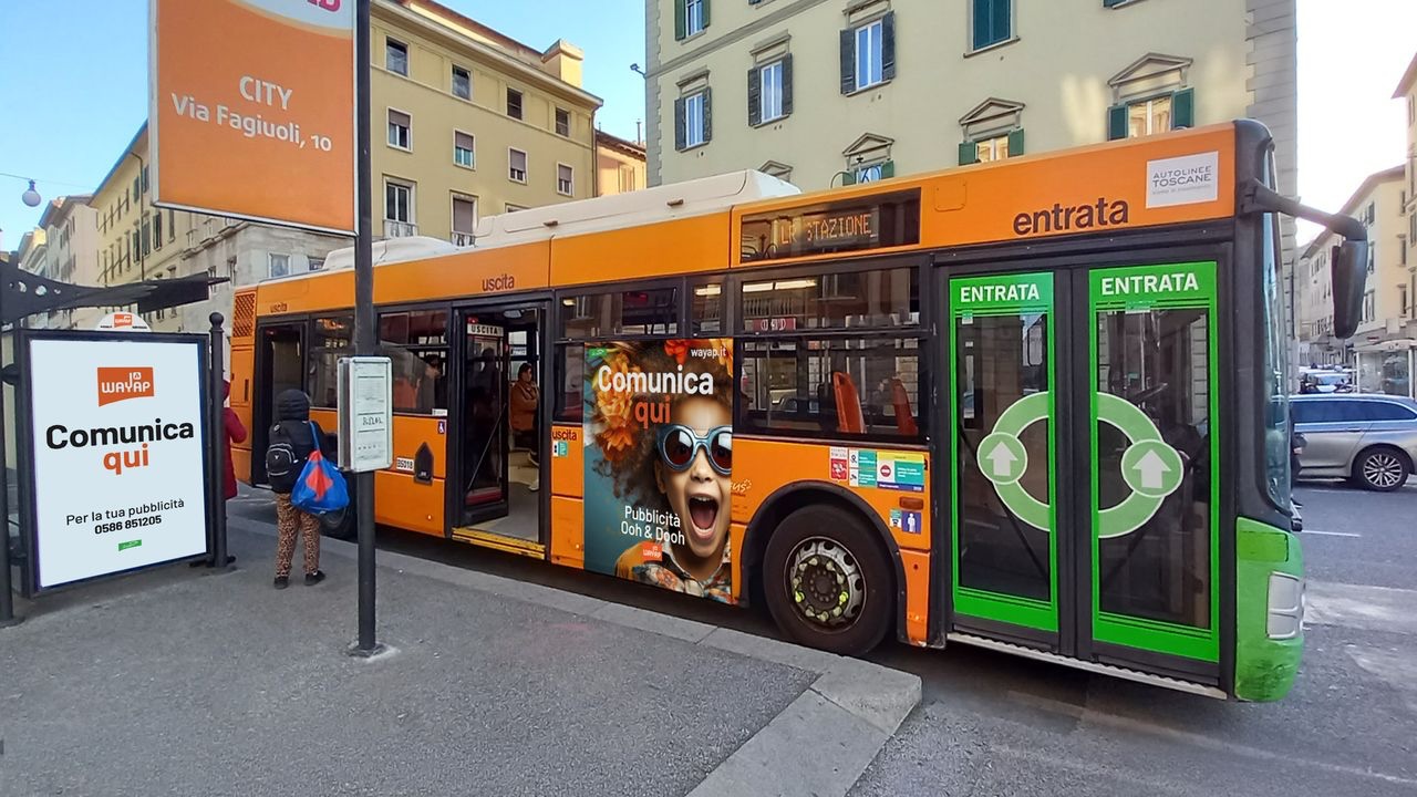 Pubblicità dinamica su autobus e pensiline fermata bus a Livorno