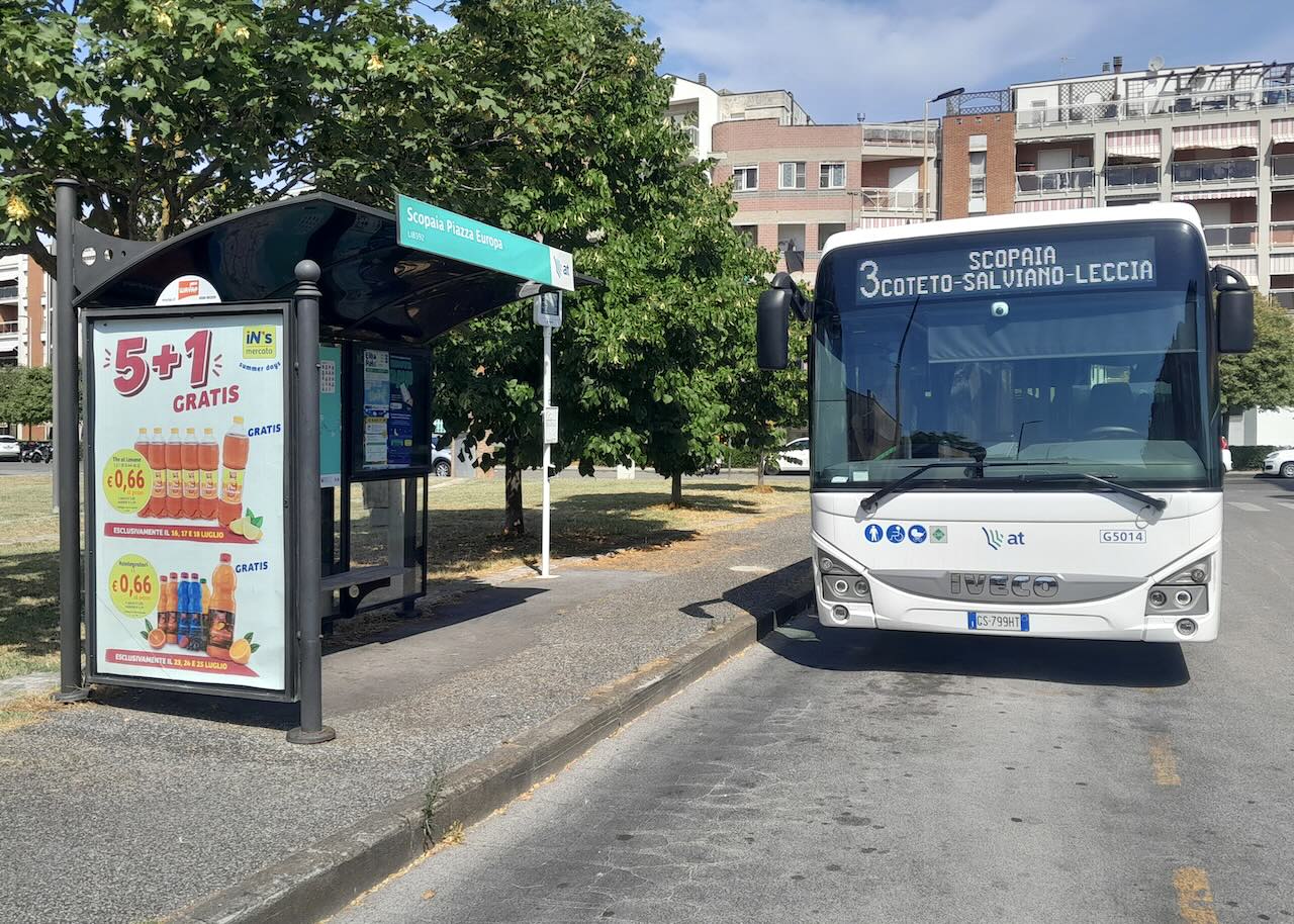 Pubblicità su pensiline fermate autobus Livorno per settore discount e GDO