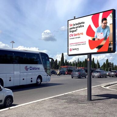 Pubblicità su schermo digitale Led 3x2 vicino stazione Tiburtina Roma per Sentra luce e gas