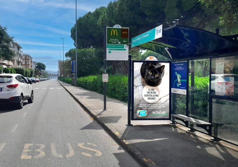 Schesir pubblicità su pensilina livorno