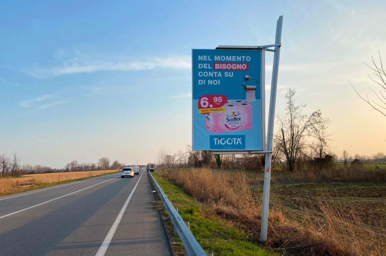 Tabellone pubblicitario stradale provincia di Bergamo