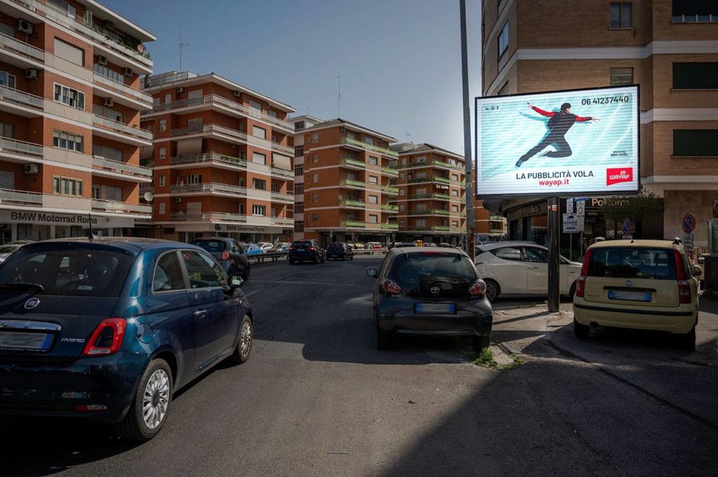 Pubblicità digitale, gli spazi pubblicitari con impianti luminosi Wayap su schermo LED a Roma nord via Anastasio II