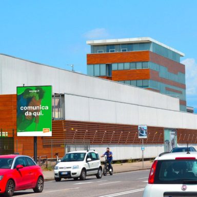 Spazio a noleggio per pubblicità digitale a Verona impianto pubblicitario su viale del Lavoro con schermo Led